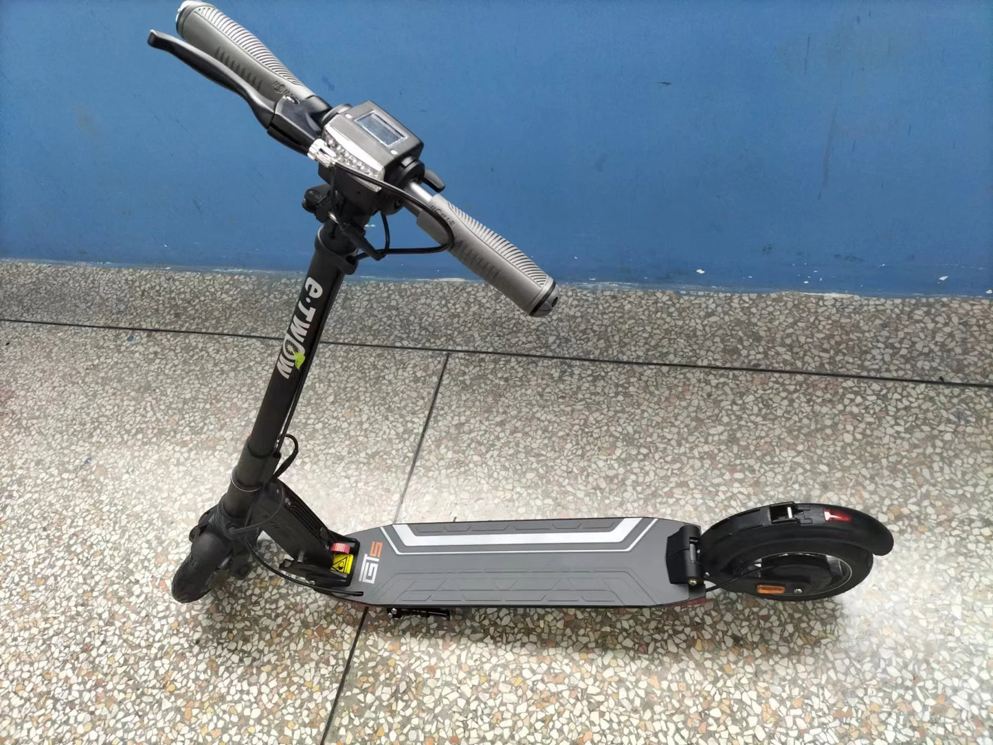 Newest Original E-TWOW GT sport version 700W motor 48V 9.6 Ah E TWOW Li-ion Battery electric scooter